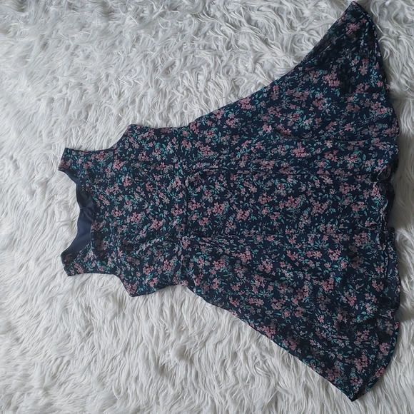 Forever 21 flowery flowy dress - Picture 1 of 8